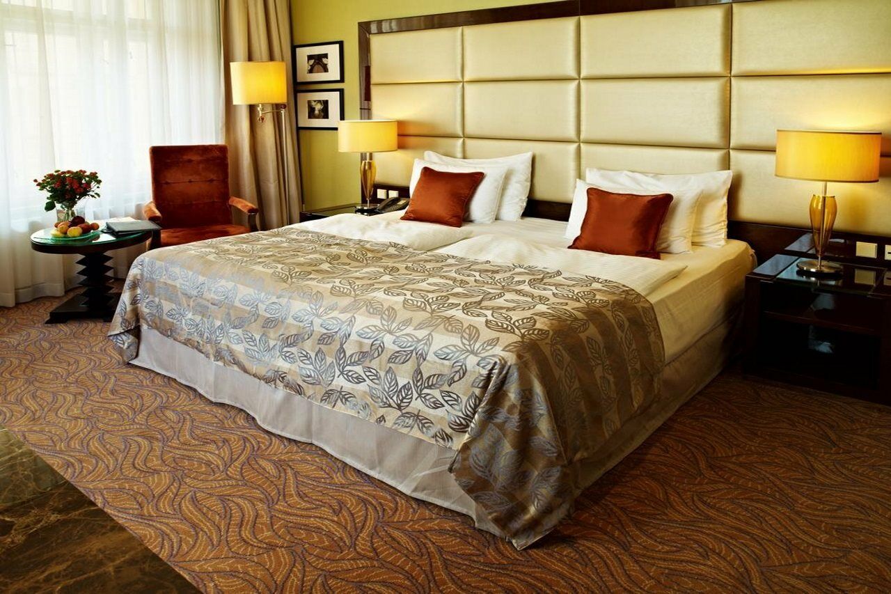 Готель Kings Court 5*
